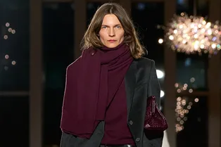 Формула простого шика: 6 готовых образов с показа Michael Kors