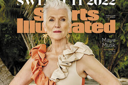 74-летняя Мэй Маск снялась в купальнике для обложки Sports Illustrated