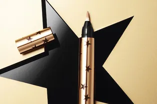 Объект желания: «звездный» хайлайтер YSL Объект желания: «звездный» хайлайтер YSL