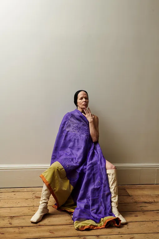 Кембра Пфалер в лукбуке коллекции Colleen Allen