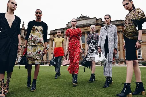 Знаменитости комментируют показ Dior Знаменитости комментируют показ Dior