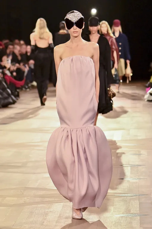 Balenciaga весна-лето 2026