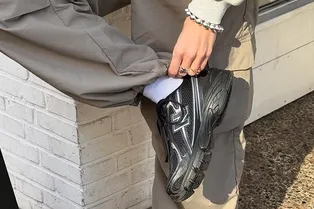 6 пар практичных кроссовок, которые мы не будем снимать всю зиму 6 пар практичных кроссовок, которые мы не будем снимать всю зиму