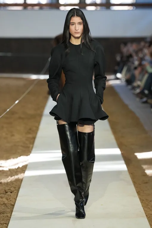 Stella McCartney осень-зима 2026/27 Stella McCartney осень-зима 2026/27