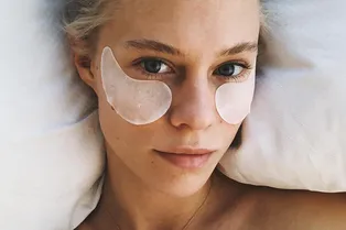 4 главных причины, почему мы просыпаемся с опухшими веками утром