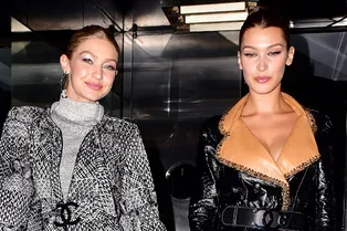 Пальто вместо вечерних платьев: сестры Хадид на вечеринке Карла Лагерфельда