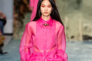 10 вещей модного оттенка фуксии, которые можно носить прямо сейчас