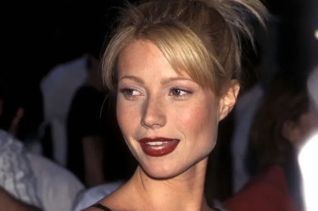 10 бьюти-образов из 90-х, которые стоит повторить в Новогоднюю ночь