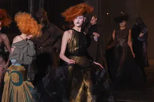 Дом восковых фигур: кутюрная коллекция Maison Margiela, которая заставила нас затаить дыхание