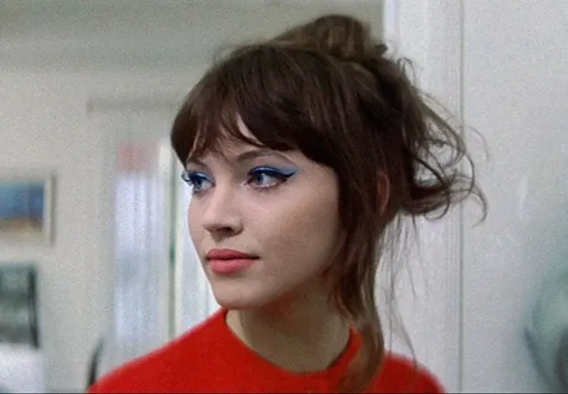 Анна Карина в фильме «Женщина есть женщина» (1961) Анна Карина в фильме «Женщина есть женщина» (1961)