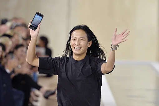 Александр Вэнг поддерживает новый порядок показов Александр Вэнг поддерживает новый порядок показов