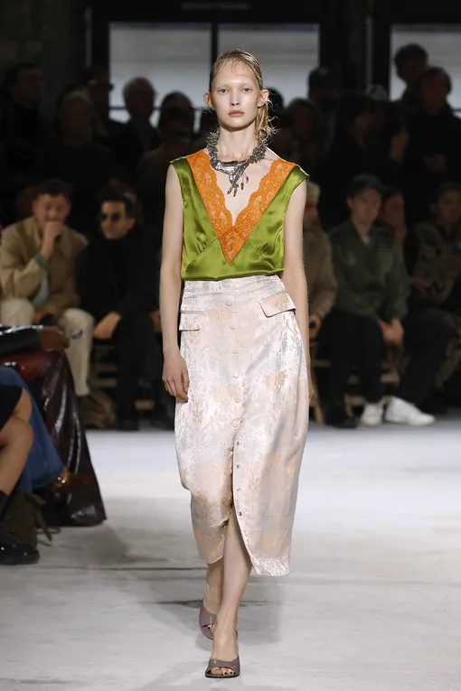 Dries Van Noten весна-лето 2025 Dries Van Noten весна-лето 2025