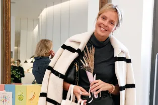 Ольга Томпсон и Виктория Манасир на празднике в честь Дня матери