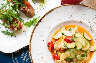 7 мест на Патриарших, где есть пиццу и пасту во время фестиваля «Ешь! Смотри! Люби!»