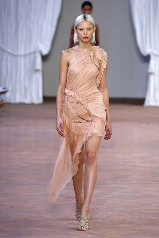 Alberta Ferretti весна-лето 2024 Alberta Ferretti весна-лето 2024