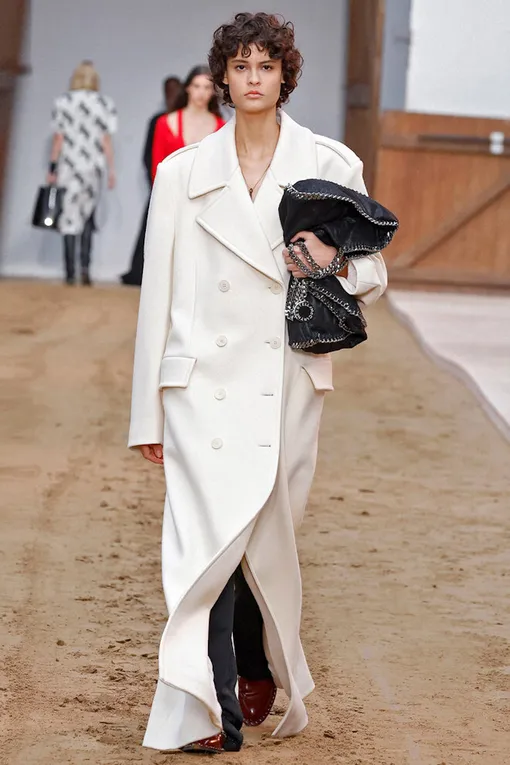 Stella McCartney осень-зима 2023/24 Stella McCartney осень-зима 2023/24