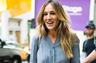 Серый — ее цвет: Сара Джессика Паркер на вечеринке сериала «Развод»