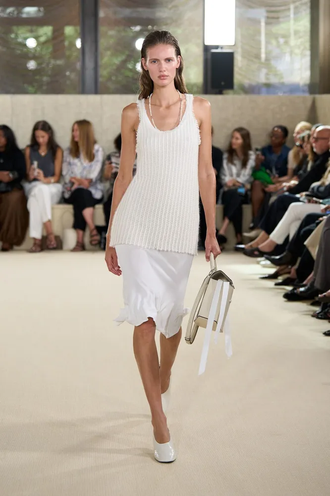 Totême весна-лето 2026