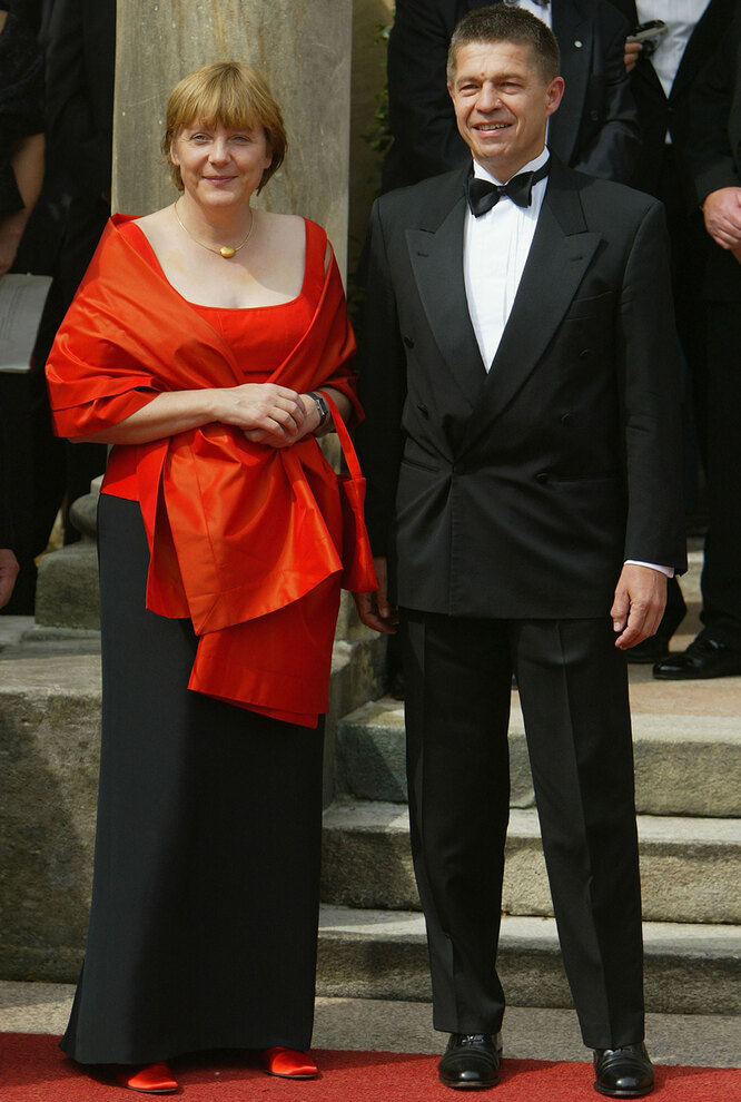 С мужем, профессором химии, Иоахимом Зауэром, 2005
