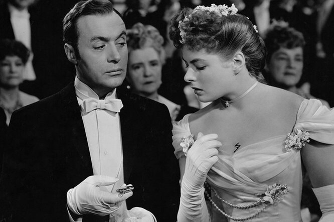 Кадр из фильма «Газовый свет» (1944) Кадр из фильма «Газовый свет» (1944)