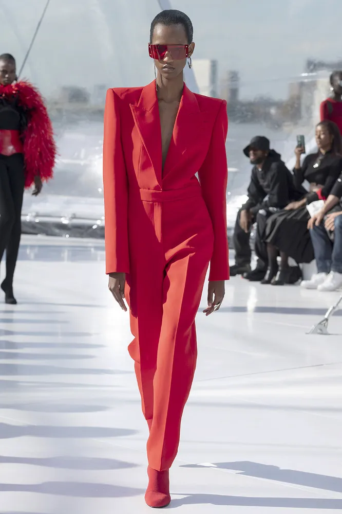 Alexander McQueen весна-лето 2023 Alexander McQueen весна-лето 2023