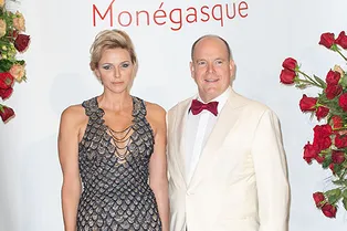 Роскошные платья, 2000 георгинов и фейерверк: в Монако прошел гала-бал Красного Креста