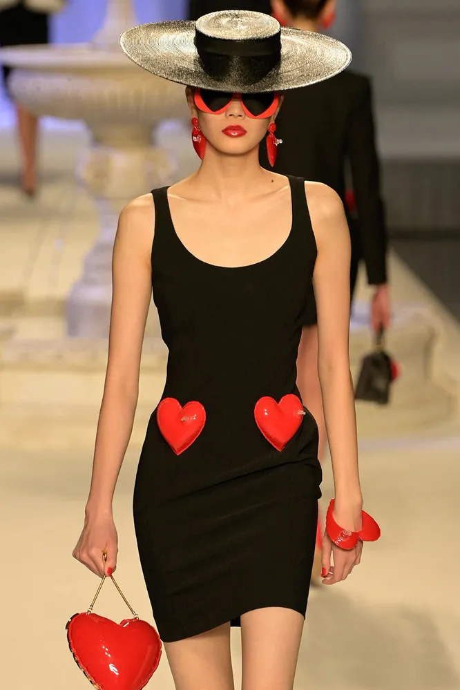 MOSCHINO весна-лето 2023