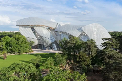 Что объединяет Louis Vuitton, Эрмитаж и Пушкинский? Что объединяет Louis Vuitton, Эрмитаж и Пушкинский?