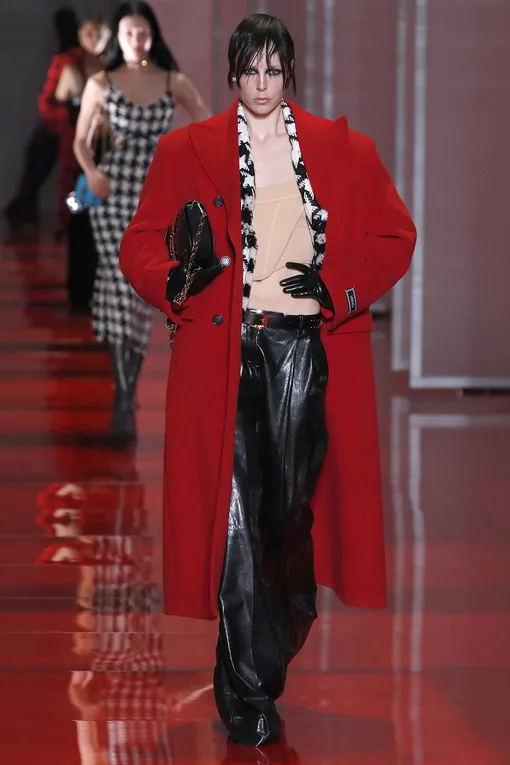 Versace осень-зима 22/23 Versace осень-зима 22/23