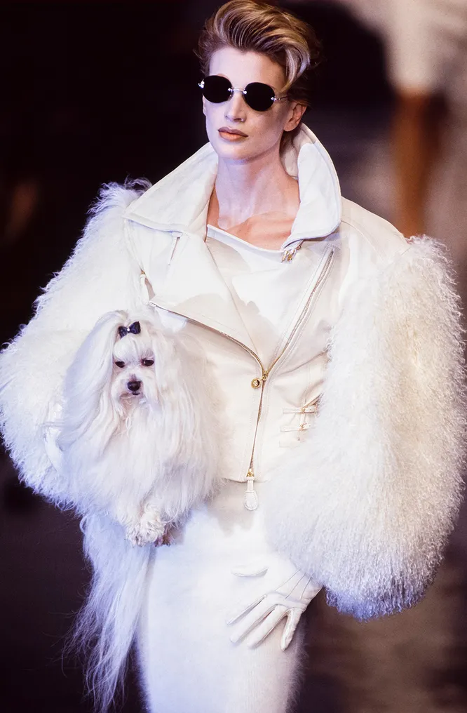 На показе Christian Dior осень-зима 1995/96 На показе Christian Dior осень-зима 1995/96