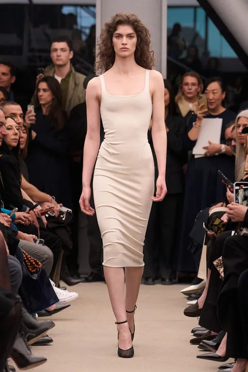 Alaïa осень-зима 2026/27 Alaïa осень-зима 2026/27