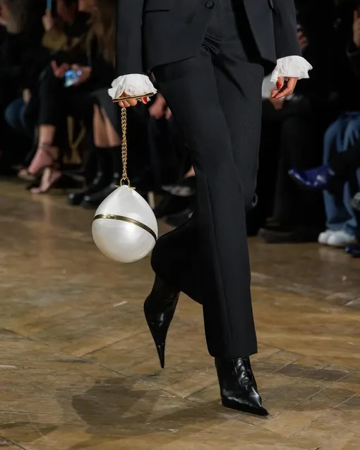 Alexander McQueen осень-зима 2025/26 Alexander McQueen осень-зима 2025/26
