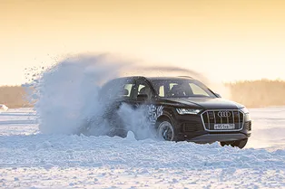 Audi открыли школу экстремального вождения на живописном Андреевском озере