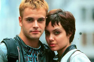 Новое воссоединение? Анджелина Джоли снова замечена с бывшим мужем Джонни Ли Миллером