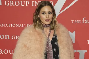 Мех, цветы и бархат — смешать, но не взбалтывать: рецепт богемного шика от Оливии Палермо