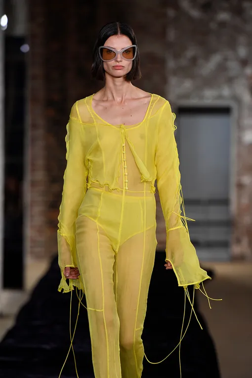 Acne Studios весна-лето 2022 Acne Studios весна-лето 2022
