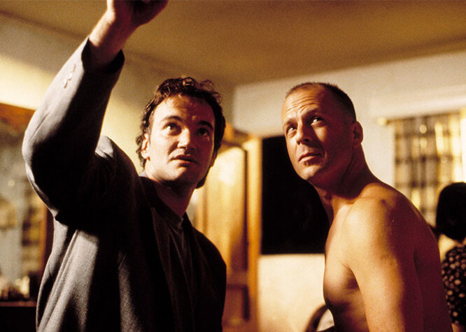 Квентин Тарантино и Брюс Уиллис во время съемок фильма «Криминальное чтиво», 1994 год