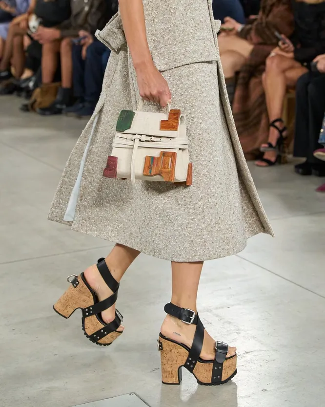 Moschino весна-лето 2026 Moschino весна-лето 2026
