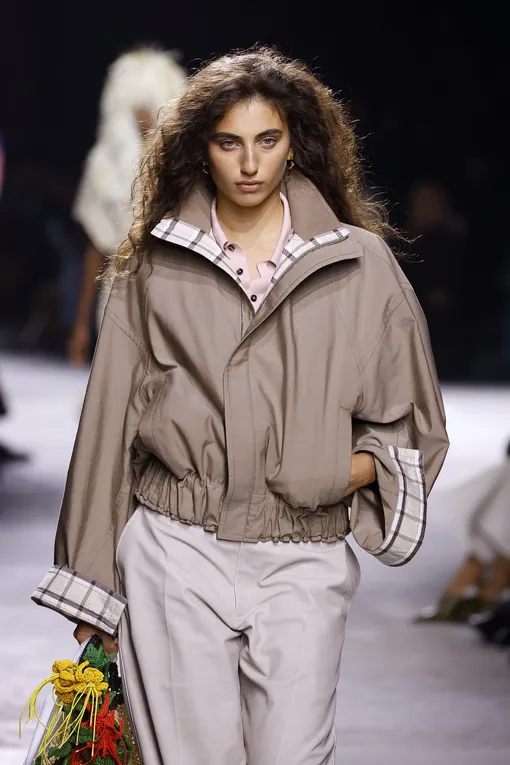 Bottega Veneta весна-лето 2025