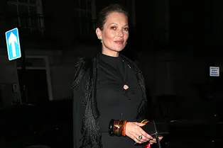 Кейт Мосс в очередной раз доказывает, что для супермодели 44 года — не возраст