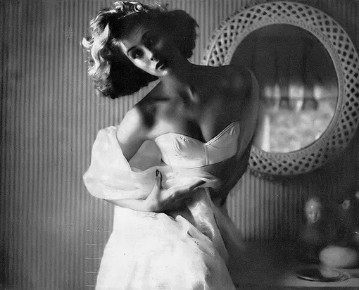 Сьюзи Паркер. Фотограф Лилиан Бассман для The Symbol, 1955 год Сьюзи Паркер. Фотограф Лилиан Бассман для The Symbol, 1955 год