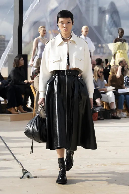 Alexander McQueen весна-лето 2022