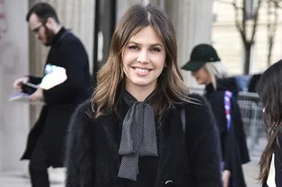 Даша Жукова, Мирослава Дума и другие гости шоу Miu Miu в Париже Даша Жукова, Мирослава Дума и другие гости шоу Miu Miu в Париже