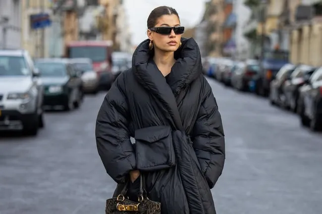 С чем носить пуховик, чтобы не выглядеть спортивно