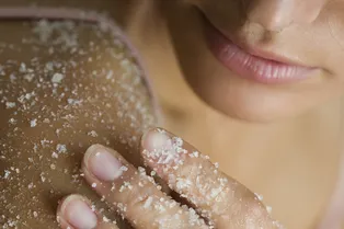 Из чего приготовить скраб для тела в домашних условиях