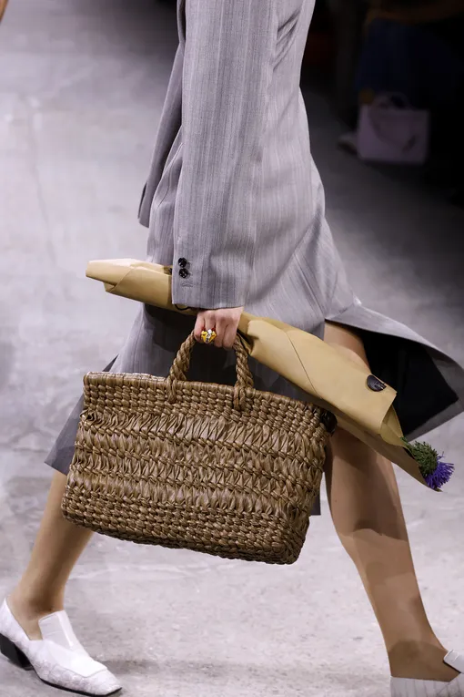 Bottega Veneta весна-лето 2025