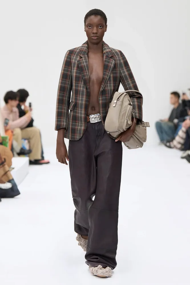 Loewe весна-лето 2025