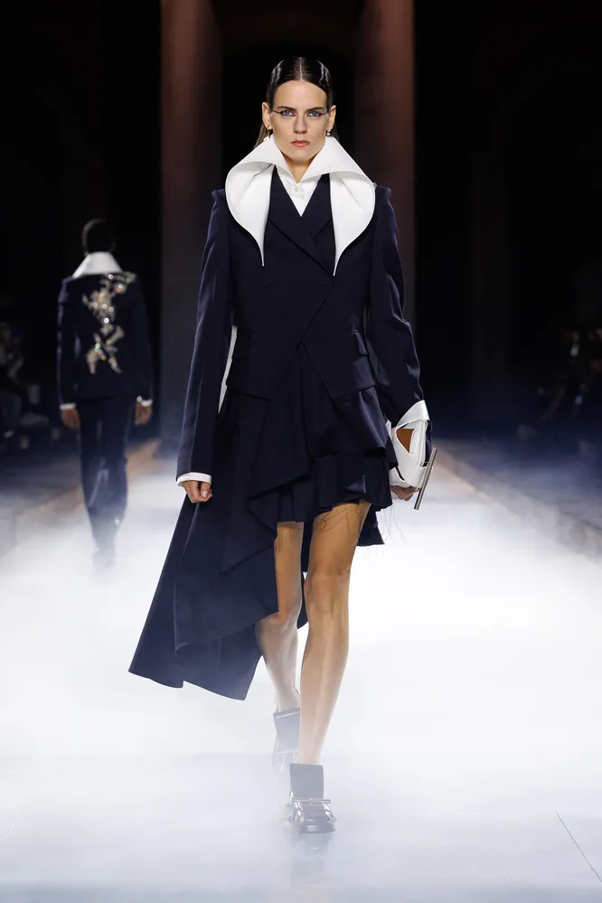 McQueen весна-лето 2025 McQueen весна-лето 2025