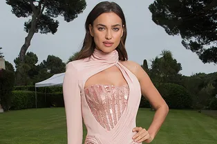 8 самых красивых вечерних платьев Ирины Шейк