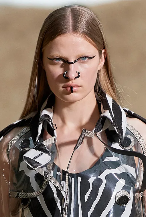 Burberry весна-лето 2022